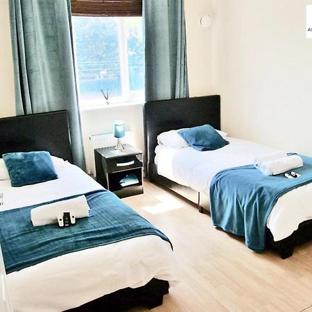 2 Bedroom Apartment At Dagenham , Adonai Serviced Accommodation, Free Wifi And Parking エクステリア 写真